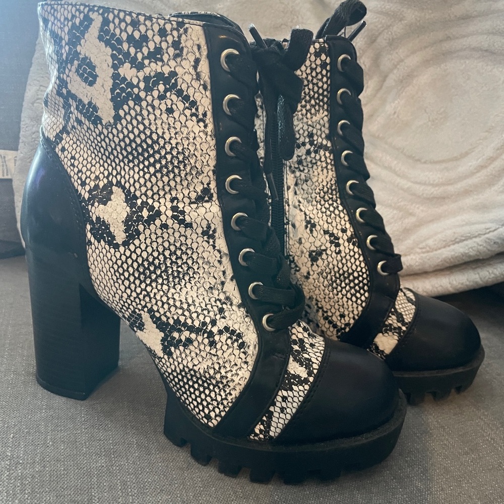Fashion Nova Monochrome Snake Lace-Up Boots